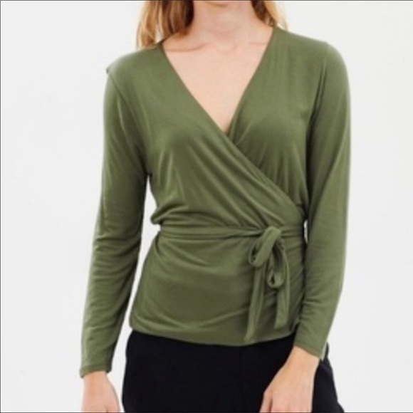 J. CREW Womens sz Medium Top Long Sleeve Ballet Wrap Long Sleeve Olive Green - Picture 1 of 8